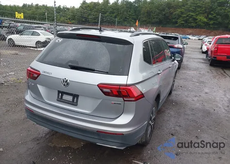 2021 Volkswagen Tiguan 2.0T Se/2.0T Se R-Line Black/2.0T Sel z USA, uszkodzony, nr VIN 3VV2B7AXXMM106421